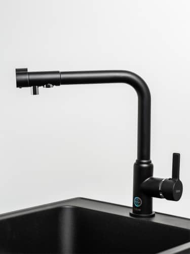Купить Смеситель Raiber RF6703 для кухни однорычажный с фильтром, черный по низкой цене
