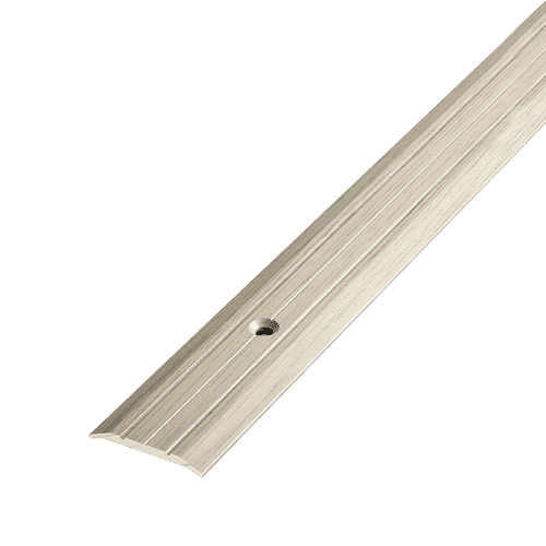 Деревянный, металлический, пластиковый напольный плинтус.