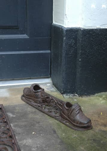 Купить Скребок для обуви «Ботинки» Esschert Design по низкой цене