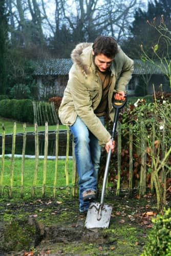 Купить Лопата Fiskars 131310 садовая телескопическая по низкой цене