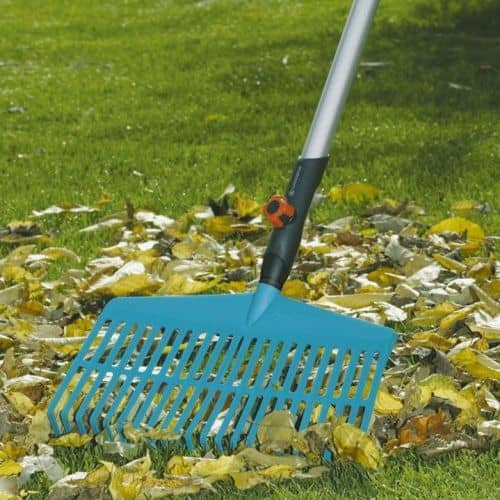 Купить Грабли Gardena 3101 для газонов пластиковые без черенка по низкой цене