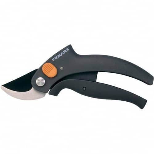 Купить Секатор Fiskars PowerLever P54 111340 с рычажным приводом по низкой цене