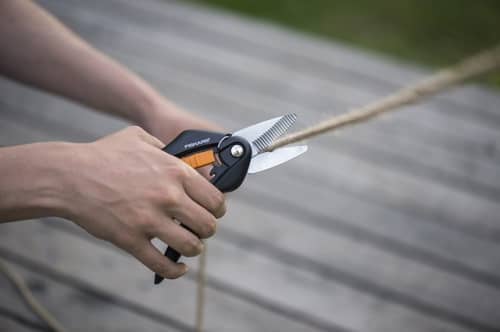 Купить Ножницы Fiskars SingleStep 111280 универсальные по низкой цене