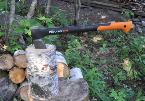 Купить Топор Fiskars 129050 колун X17 с точилкой по низкой цене