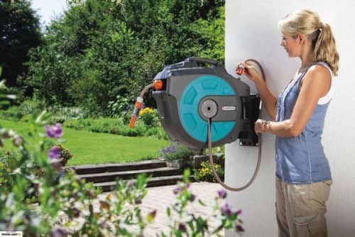 Купить Катушка Gardena для шлангов настенная автоматическая 25 с комплектом 08023-20.000.00 по низкой цене