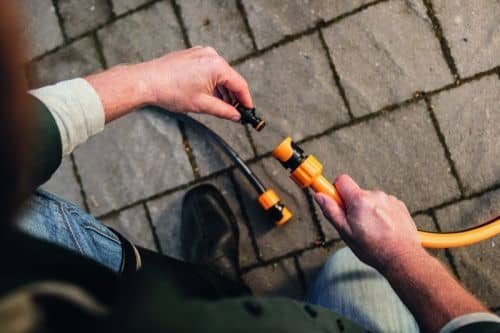 Купить Коннектор Fiskars 1020450 для шланга 1/2-5/8 дюйма с автостопом по низкой цене