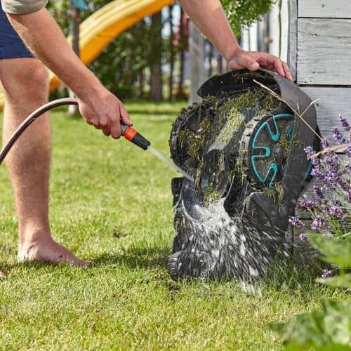 Купить Газонокосилка-робот Gardena Sileno city 250 по низкой цене