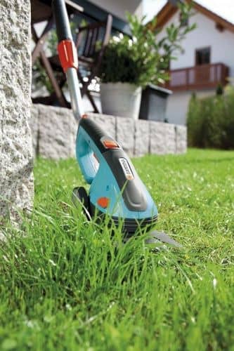 Купить Ножницы Gardena ClassicCut 08890 аккумуляторные с телескопической рукояткой по низкой цене