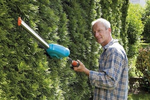 Купить Ножницы Gardena THS Li-18/42 08881 аккумуляторные по низкой цене