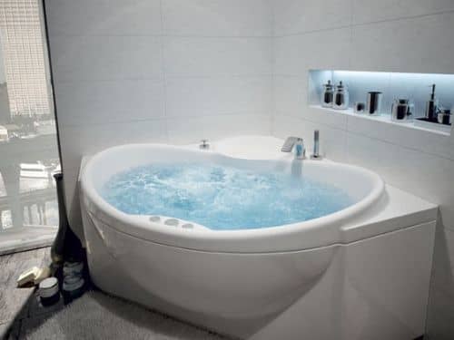 Купить Ванна Aquatek Эпсилон акриловая, угловая с гидромассажем, плоские форсунки 150x150 см по низкой цене