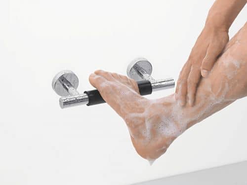 Купить Подставка Hansgrohe Comfort для ног 26329000 по низкой цене