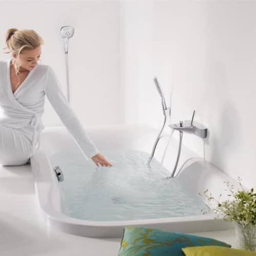 Купить Смеситель Hansgrohe PuraVida 15472400 для ванны белый/хром по низкой цене