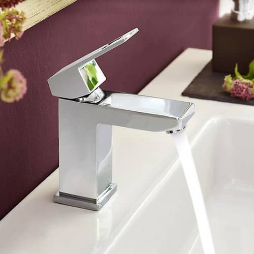 Купить Смеситель Grohe Eurocube 23132000 для раковины по низкой цене