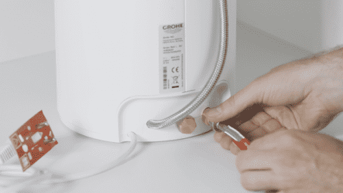 Купить Смеситель Grohe Red Duo New 30079001 для кухни с водонагревателем по низкой цене