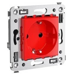 Купить Розетка DKC 4401003 Avanti 2P+E одноместная с заземлением и защитными шторками Красный квадрат по низкой цене