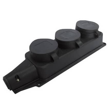 Купить Розетка EKF Proxima трехместная с защитными крышками каучуковая 230 В 2P+PE 16 A по низкой цене