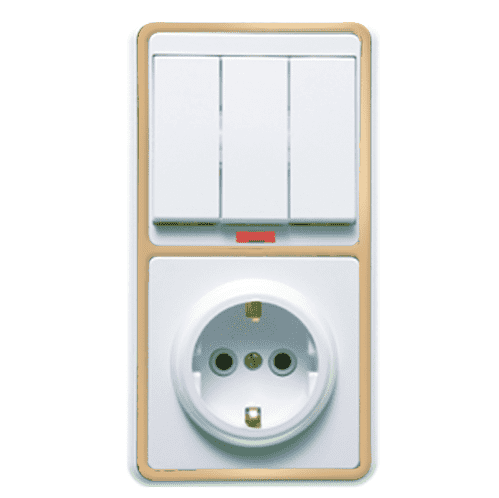 Купить Блок розетки с выключателем Кунцево-Электро Бэлла БКВР-054 трехклавишный белый с золотом по низкой цене