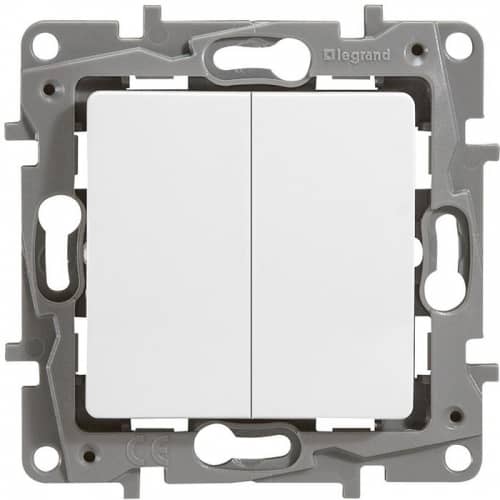 Купить Переключатель Legrand Etika 672212 двухклавишный белый по низкой цене