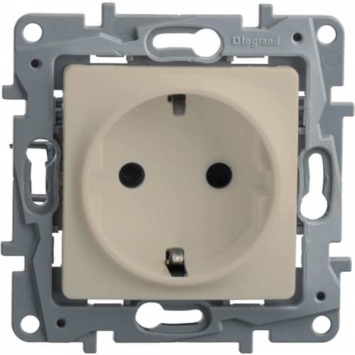 Купить Розетка Legrand Etika 672321 одноместная с заземлением Слоновая кость по низкой цене