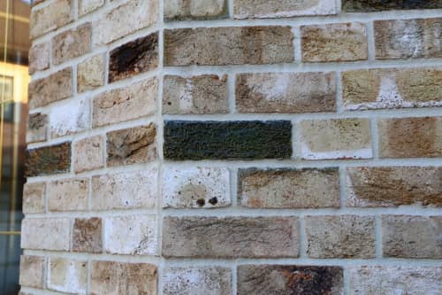 Купить Кирпич Engels Canyon WFD облицовочный ручной формовки 215х100х65 мм по низкой цене