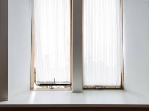 Купить Подоконник Moeller LD-S 30 ПВХ белый глянцевый резка 200 мм по низкой цене