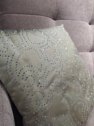 Купить Подушка Dream Land декоративная жаккард бежевый со стразами Swarovski 35х35 см по низкой цене