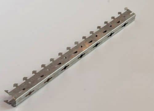 Купить Траверс/гребенка для реечного потолка, 3000 мм по низкой цене
