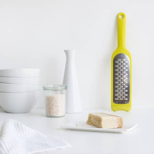 Купить Терка Brabantia Tasty Colors для нарезки тонкими ломтиками по низкой цене