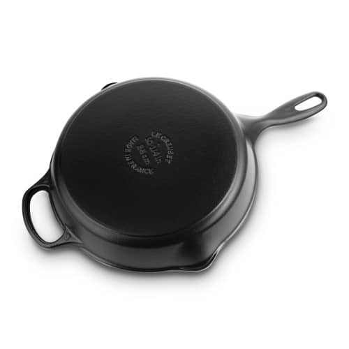 Купить Сковорода Le Creuset с желобом чугунная, эмалированная, черная, 26 см по низкой цене