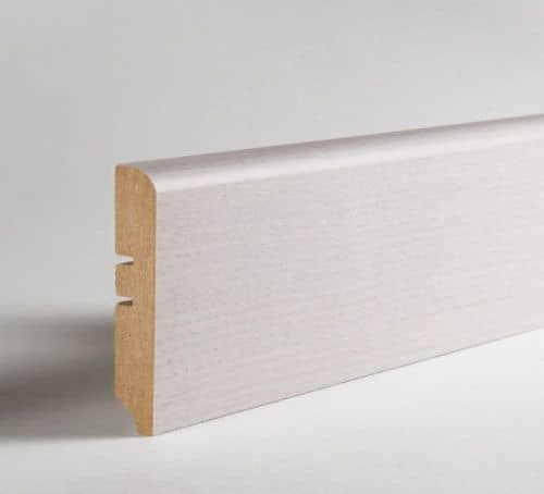 Деревянный, металлический, пластиковый напольный плинтус.