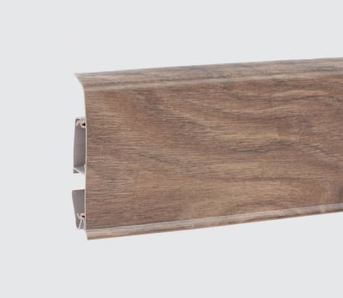 Деревянный, металлический, пластиковый напольный плинтус.