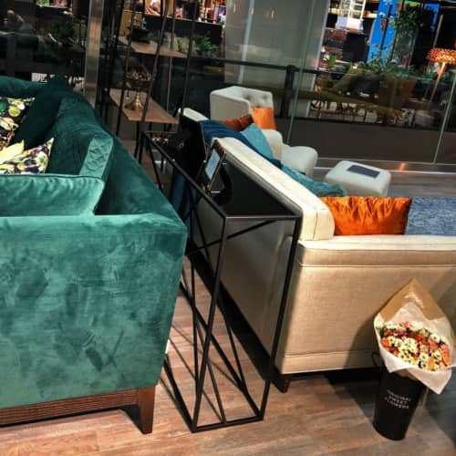 Купить Консоль Intelligent Design Wilson line black черное стекло по низкой цене