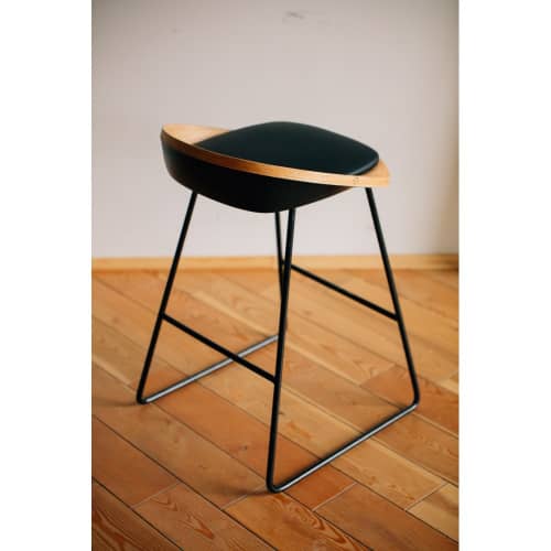 Купить Стул Montly TOU барный, из дуба по низкой цене