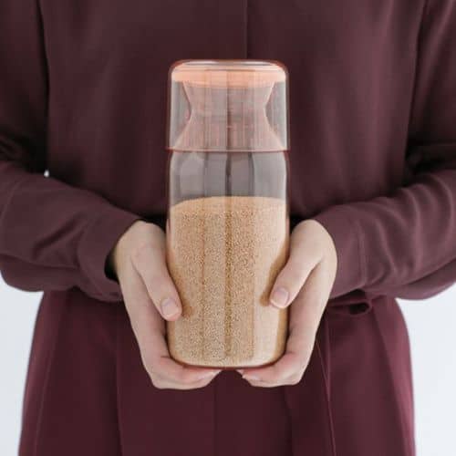 Купить Банка Brabantia пластиковая, с мерным стаканом, розовый 1,3 л по низкой цене