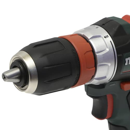 Купить Шуруповерт бесщеточный Metabo BS 18 L BL Q 2х2,0 Ач Li-Ion 18 В по низкой цене