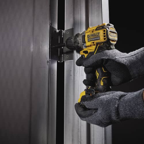 Купить Шуруповерт бесщеточный DeWalt DCD701D2-QW 2х2 Ач XR Li-Ion 12 В по низкой цене