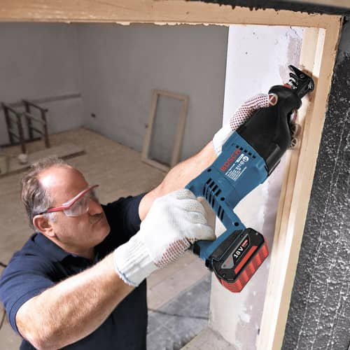 Купить Сабельная пила аккумуляторная BOSCH Professional GSA18V-LI 18 В по низкой цене