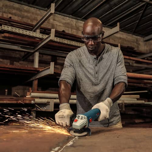 Купить Угловая шлифмашина BOSCH Professional GWS 700, 700 Вт 125 мм по низкой цене