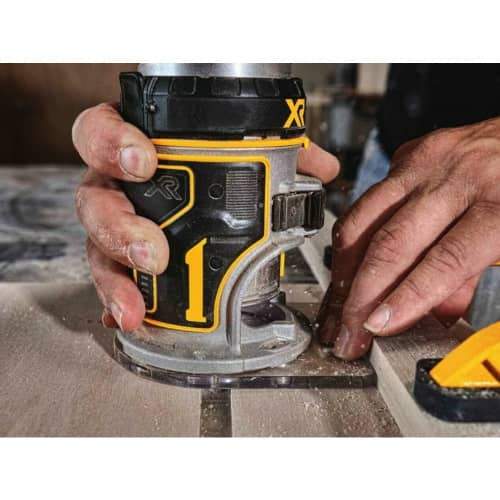 Купить Кромочный фрезер аккумуляторный бесщеточный DeWalt DCW604N 18 В цанга 6/8 мм, без аккумулятора по низкой цене