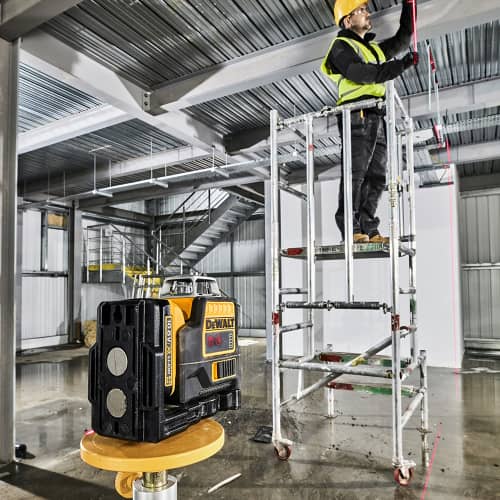 Купить Лазерный нивелир DeWalt DCE0811D1R-QW 20 м по низкой цене