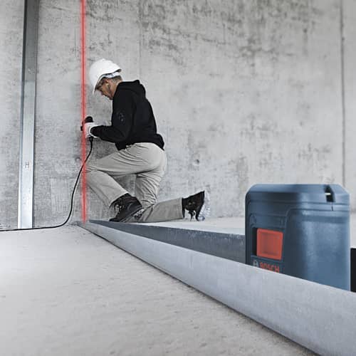 Купить Лазерный нивелир BOSCH Professional GLL2, 10 м с держателем по низкой цене