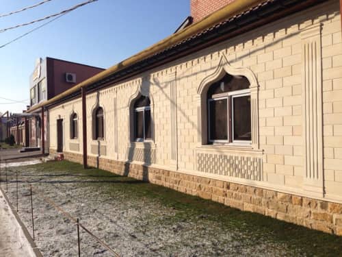 Купить Дагестанский камень Камень Юг чилинский розовый 300х600х20 мм для наружной отделки дома по низкой цене