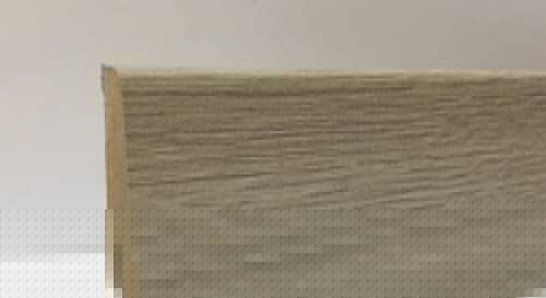 Деревянный, металлический, пластиковый напольный плинтус.