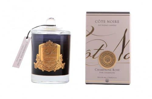 Купить Свеча Cote Noire Champagne Rose в черном стаканчике с золотым декором, 185 г по низкой цене