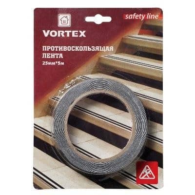 Деревянный, металлический, пластиковый напольный плинтус.