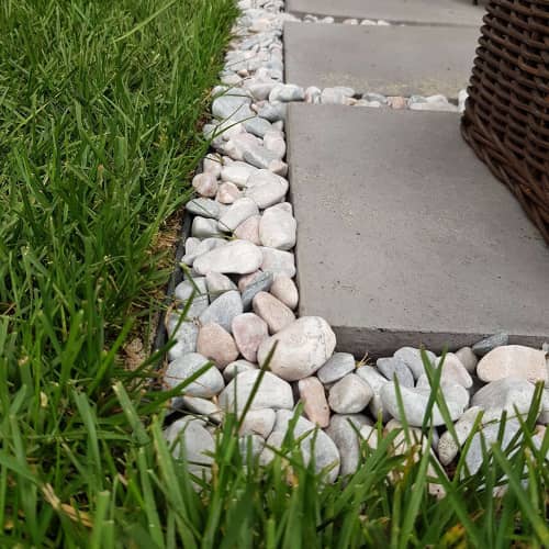 Купить Бордюр ландшафтный пластиковый черный 8 см с анкерами по низкой цене