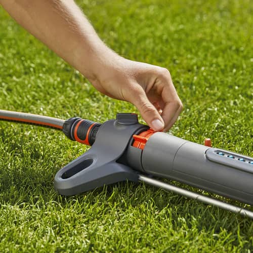 Купить Дождеватель осциллирующий Gardena AquaZoom M по низкой цене