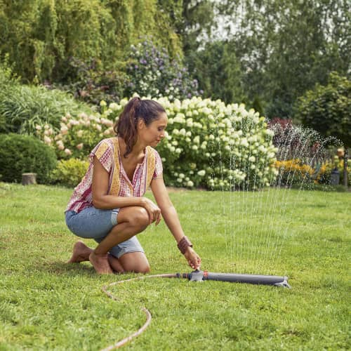 Купить Дождеватель осциллирующий Gardena AquaZoom M по низкой цене