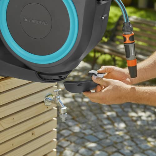 Купить Катушка Gardena со шлангом настенная автоматическая 1/2 15 м по низкой цене