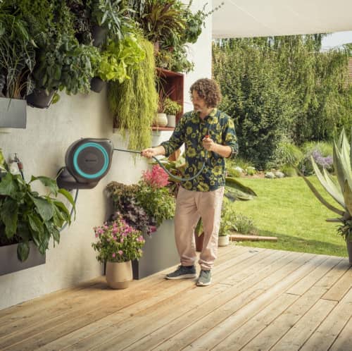 Купить Катушка Gardena со шлангом настенная автоматическая 1/2 15 м по низкой цене